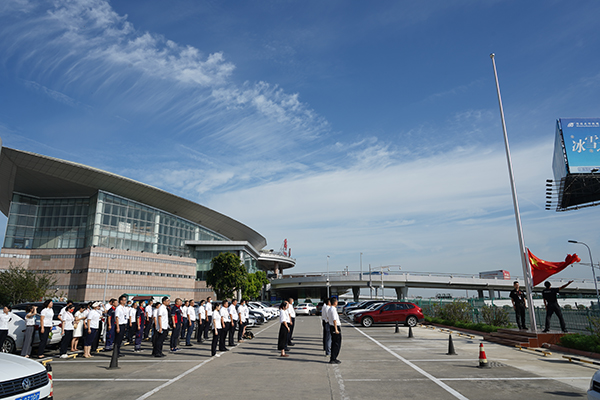 1657070330102230.jpg 七一升國(guó)旗.jpg