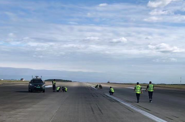 1666751188362887.png 安全保障我先行——飛行區(qū)管理部全力開展各項維護(hù)作業(yè).png