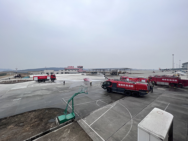 1681885197220580.jpg 以培訓(xùn)促根基 以演練夯基礎(chǔ) 綿陽機(jī)場消防護(hù)衛(wèi)部多措并舉防火災(zāi)隱患2.jpg